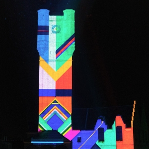 https://antoinevienne.fr/files/gimgs/th-38_Bergues_video_mapping_Prisme_creations_002.jpg